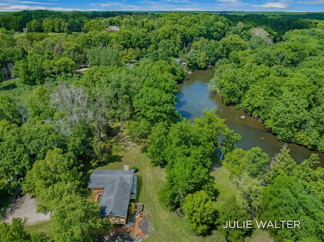 7166 Thornapple River Drive, Caledonia, MI 49316