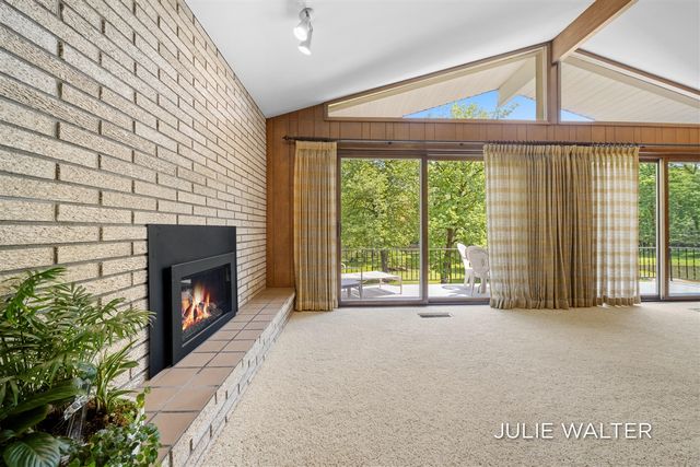 7166 Thornapple River Drive, Caledonia, MI 49316