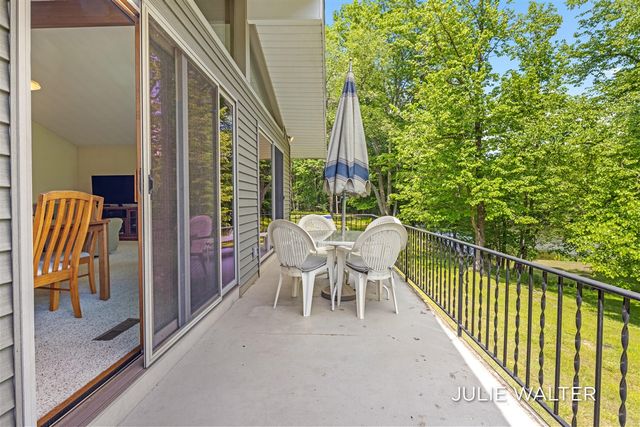 7166 Thornapple River Drive, Caledonia, MI 49316