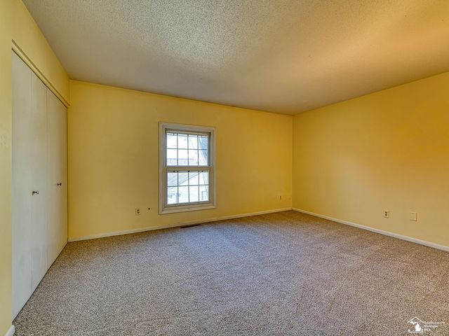 23 Linswood Drive, Monroe, MI 48162