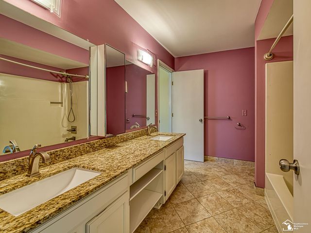 23 Linswood Drive, Monroe, MI 48162