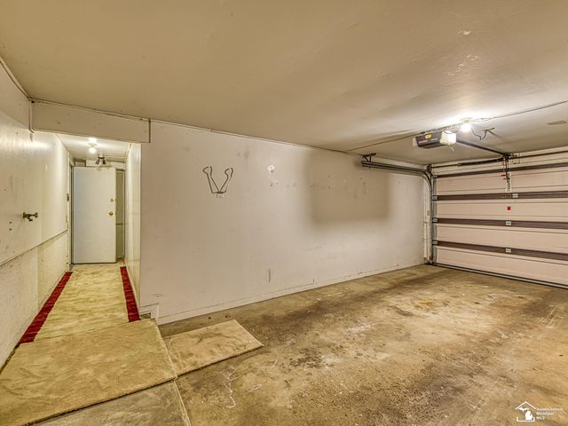 23 Linswood Drive, Monroe, MI 48162