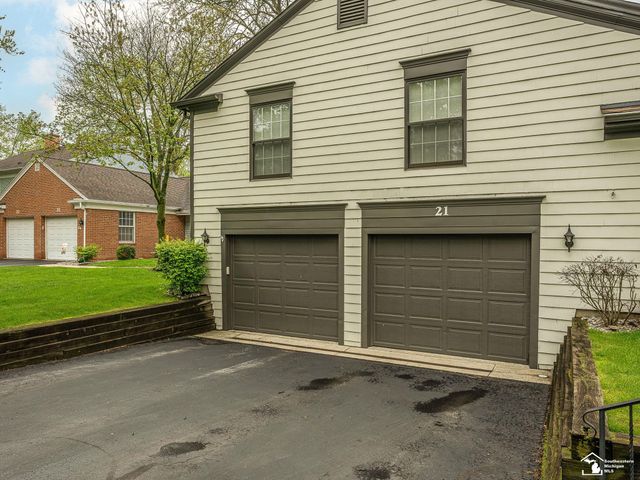 23 Linswood Drive, Monroe, MI 48162
