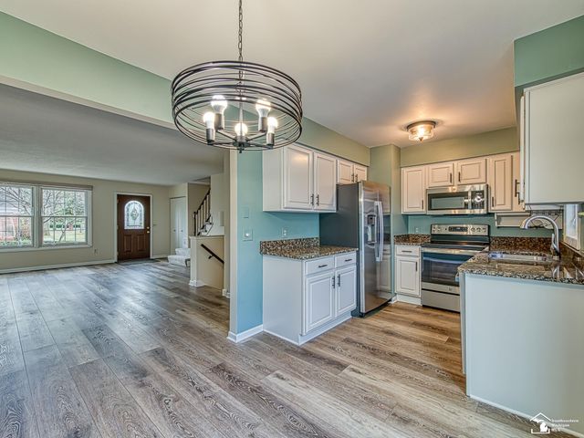 23 Linswood Drive, Monroe, MI 48162