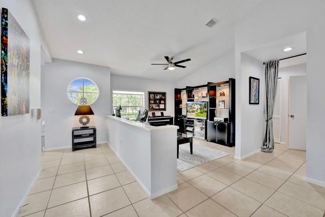 7669 Springwater Place 202, Boynton Beach, FL 33437