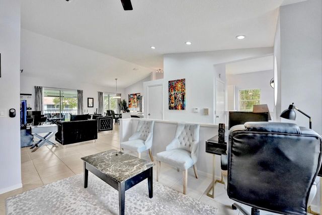 7669 Springwater Place 202, Boynton Beach, FL 33437