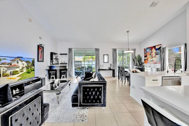 7669 Springwater Place 202, Boynton Beach, FL 33437
