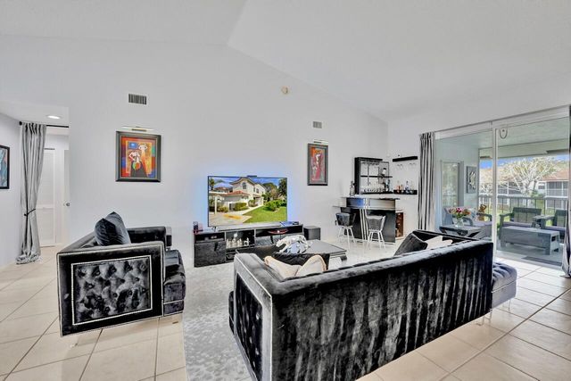 7669 Springwater Place 202, Boynton Beach, FL 33437