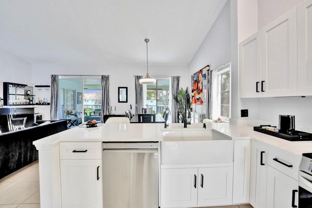 7669 Springwater Place 202, Boynton Beach, FL 33437