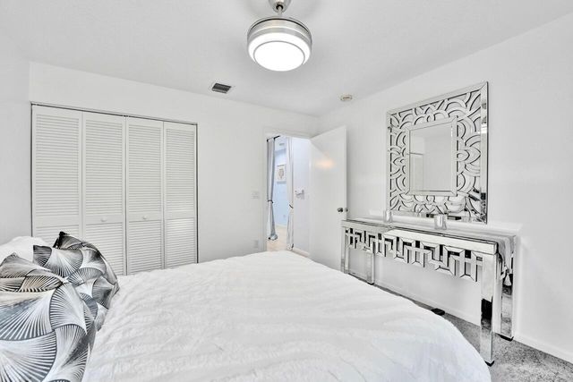 7669 Springwater Place 202, Boynton Beach, FL 33437