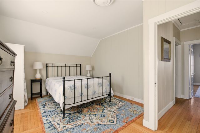 8 Carey Street, Newport, RI 02840