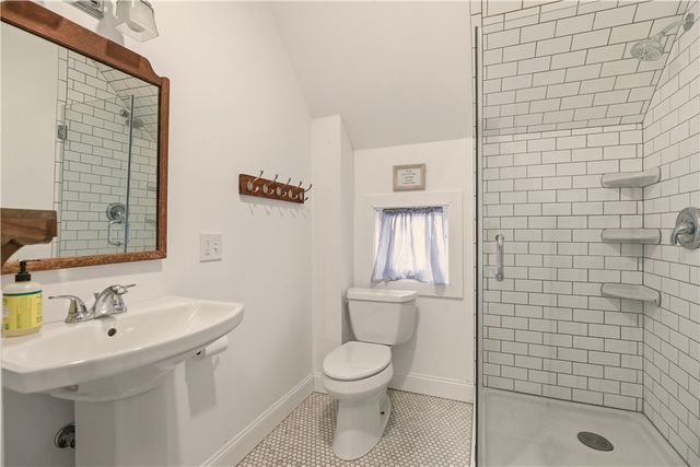 8 Carey Street, Newport, RI 02840