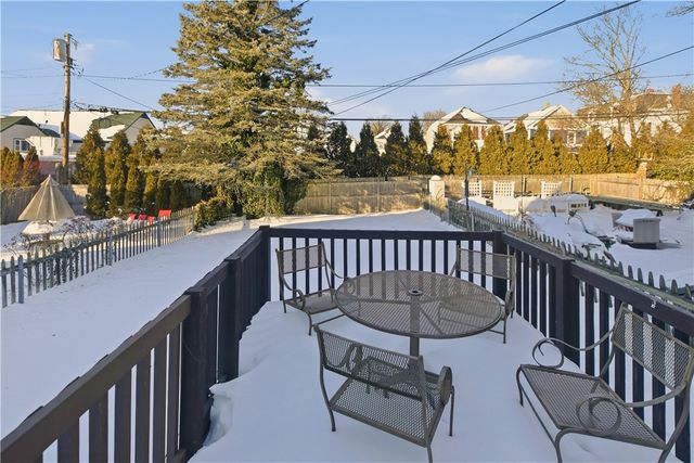 8 Carey Street, Newport, RI 02840