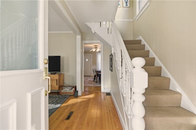 8 Carey Street, Newport, RI 02840