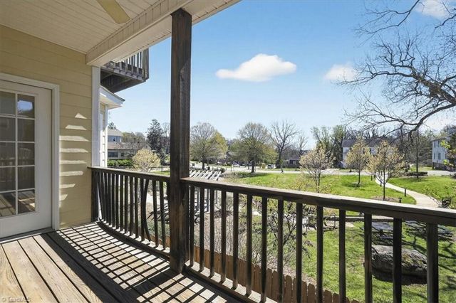 255 Holly Place Court, Winston-salem, NC 27101