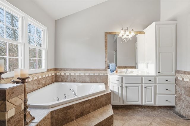 186 Bayberry Ln, Cranberry Twp, PA 16066