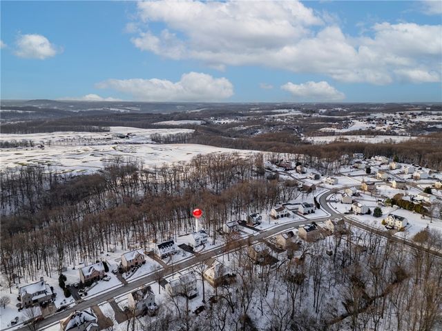 186 Bayberry Ln, Cranberry Twp, PA 16066