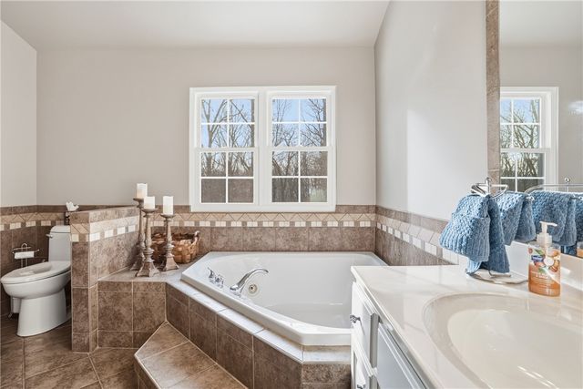 186 Bayberry Ln, Cranberry Twp, PA 16066