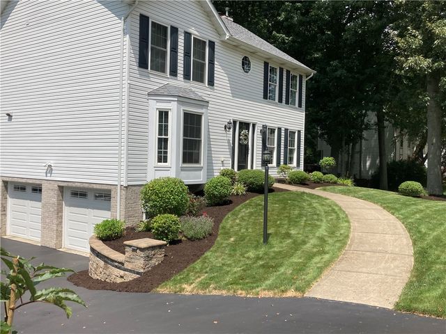 186 Bayberry Ln, Cranberry Twp, PA 16066