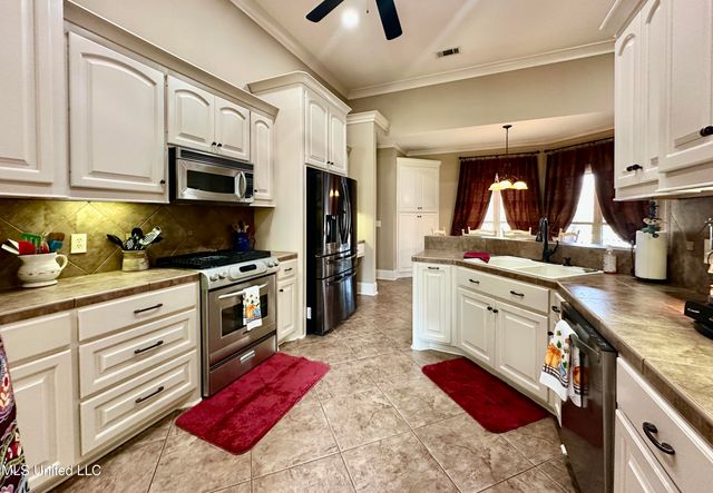 112 Pinehaven Place, Clinton, MS 39056