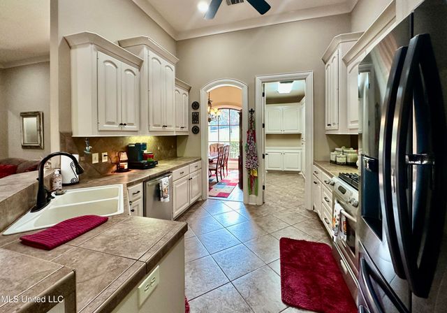 112 Pinehaven Place, Clinton, MS 39056