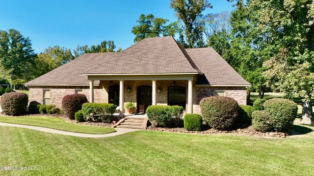 112 Pinehaven Place, Clinton, MS 39056