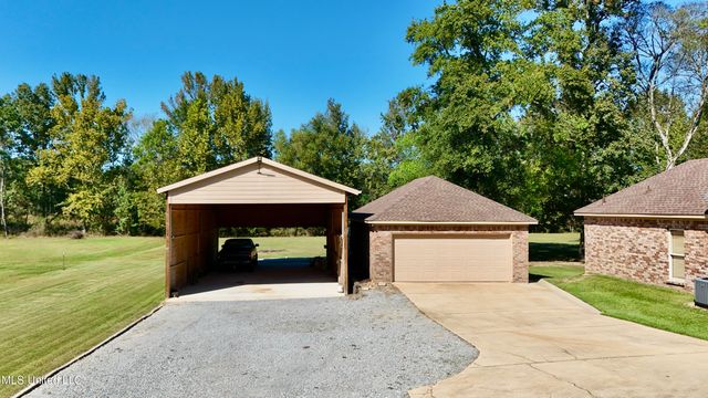 112 Pinehaven Place, Clinton, MS 39056