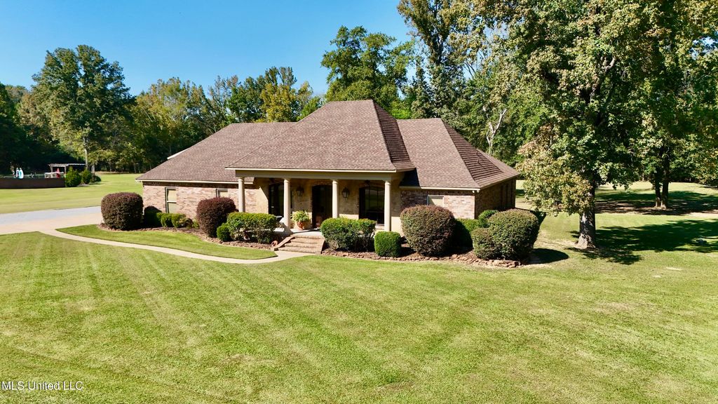 112 Pinehaven Place, Clinton, MS 39056