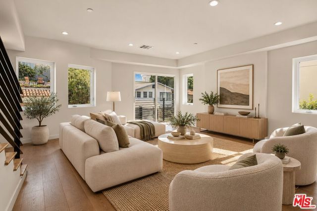 2117 Beachwood Terrace, Los Angeles, CA 90068