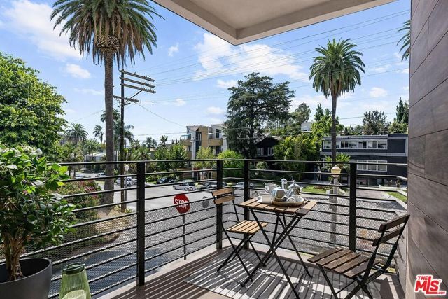 2117 Beachwood Terrace, Los Angeles, CA 90068