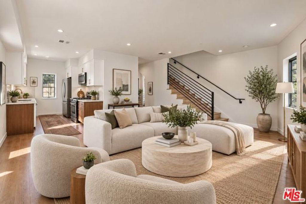 2117 Beachwood Terrace, Los Angeles, CA 90068