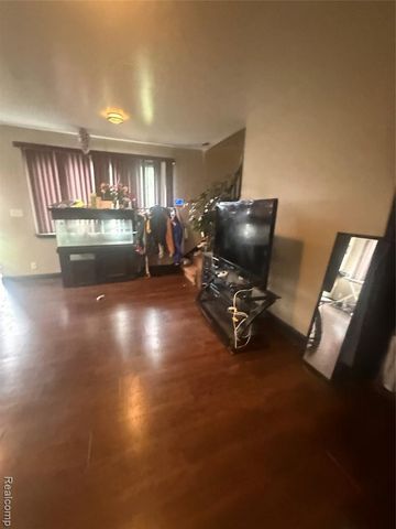 22440 Pembroke Avenue, Detroit, MI 48219