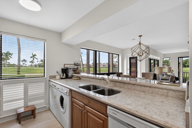 302 BRACKENWOOD, Palm Beach Gardens, FL 33418