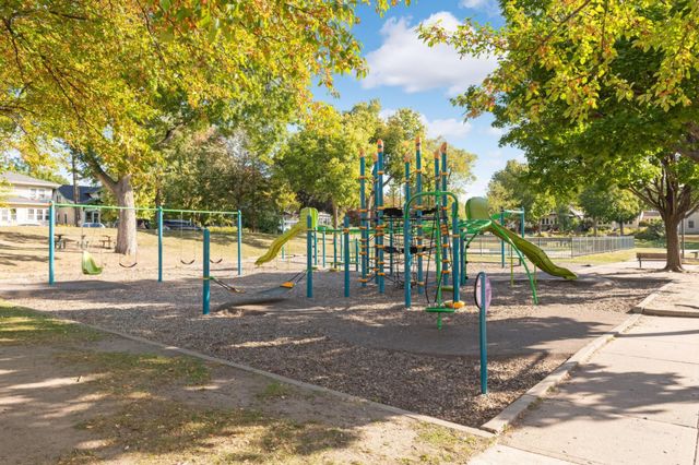 2530 Hayes Street NE, Minneapolis, MN 55418