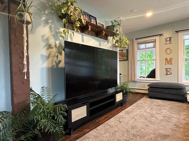 8 Main Street, Bennington, NH 03442