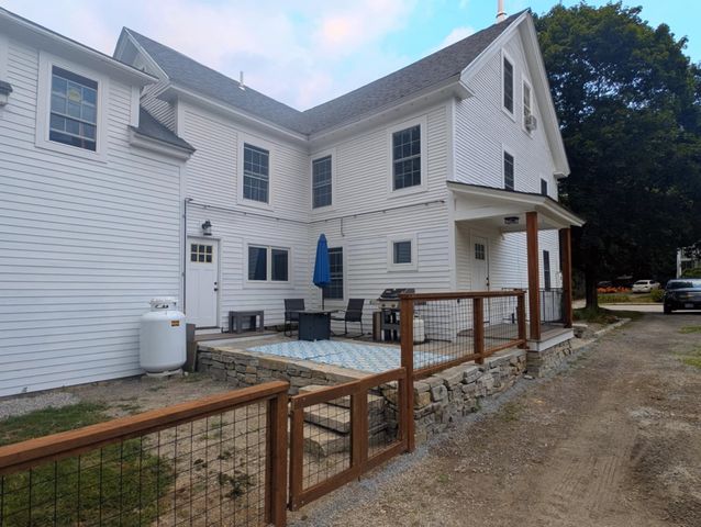 8 Main Street, Bennington, NH 03442