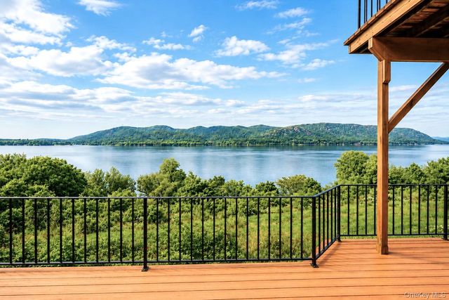 735 Hewitt Lane, New Windsor, NY 12553