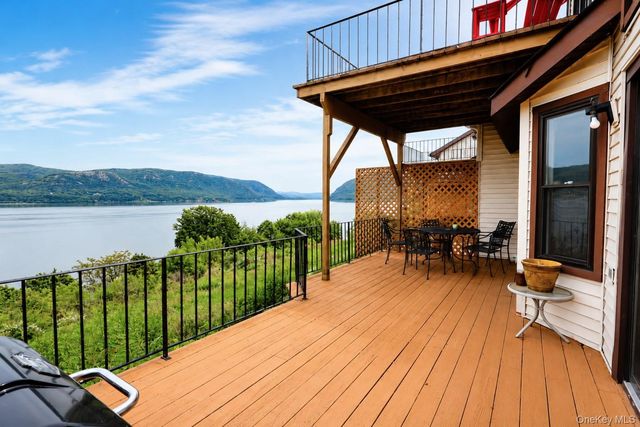735 Hewitt Lane, New Windsor, NY 12553