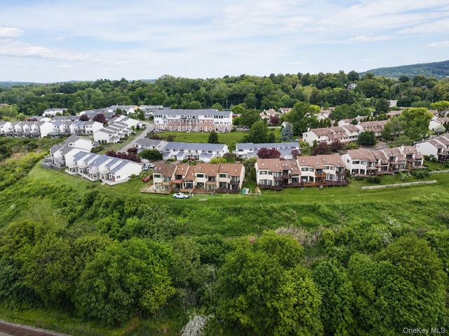 735 Hewitt Lane, New Windsor, NY 12553