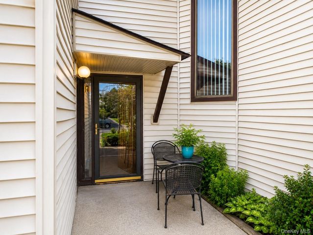 735 Hewitt Lane, New Windsor, NY 12553