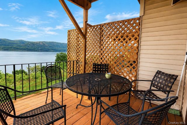 735 Hewitt Lane, New Windsor, NY 12553
