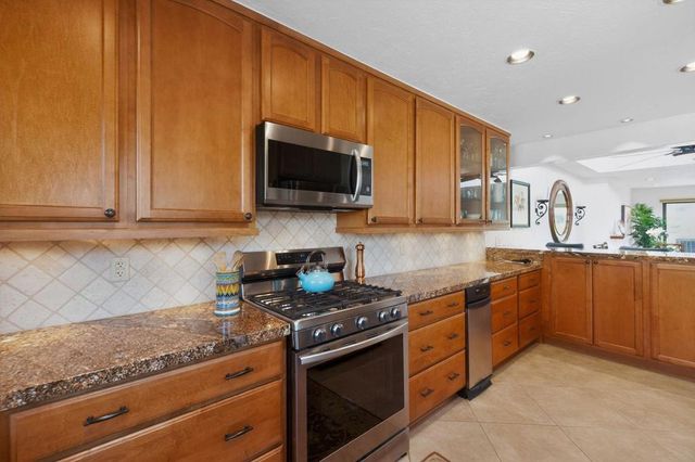 72975 Grass Court, Palm Desert, CA 92260