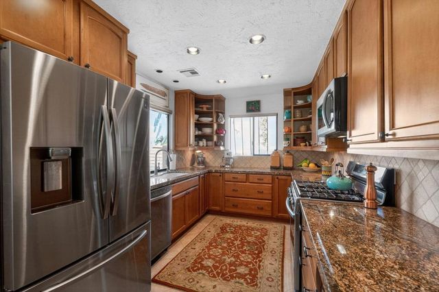 72975 Grass Court, Palm Desert, CA 92260