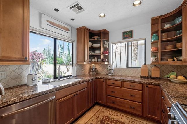 72975 Grass Court, Palm Desert, CA 92260