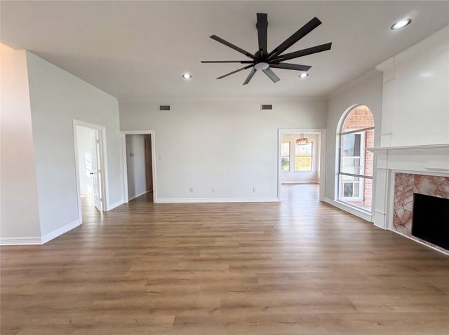 2808 Coventry Road, Crowley, TX 76036