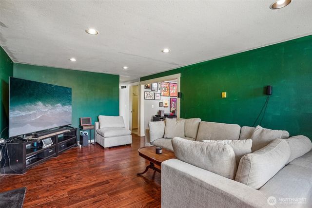 1006 S 72nd Street, Tacoma, WA 98408