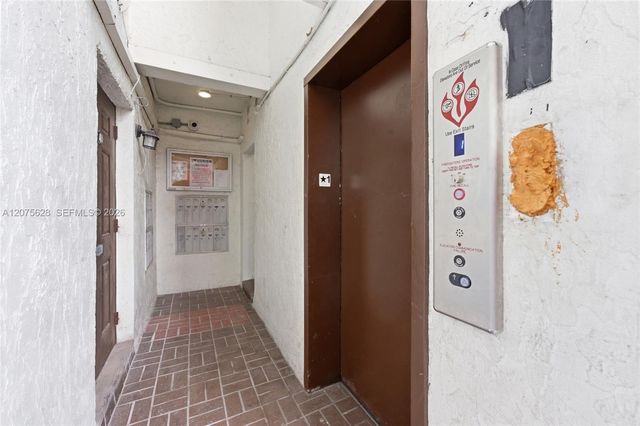 2520 N Andrews Avenue 303A, Wilton Manors, FL 33311
