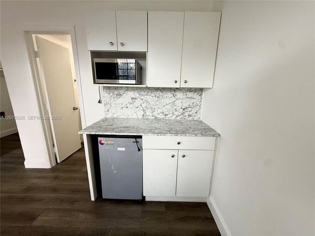 2520 N Andrews Avenue 303A, Wilton Manors, FL 33311