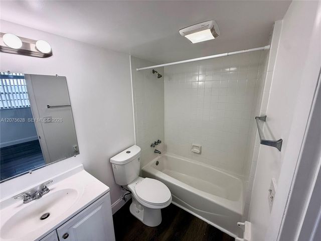 2520 N Andrews Avenue 303A, Wilton Manors, FL 33311