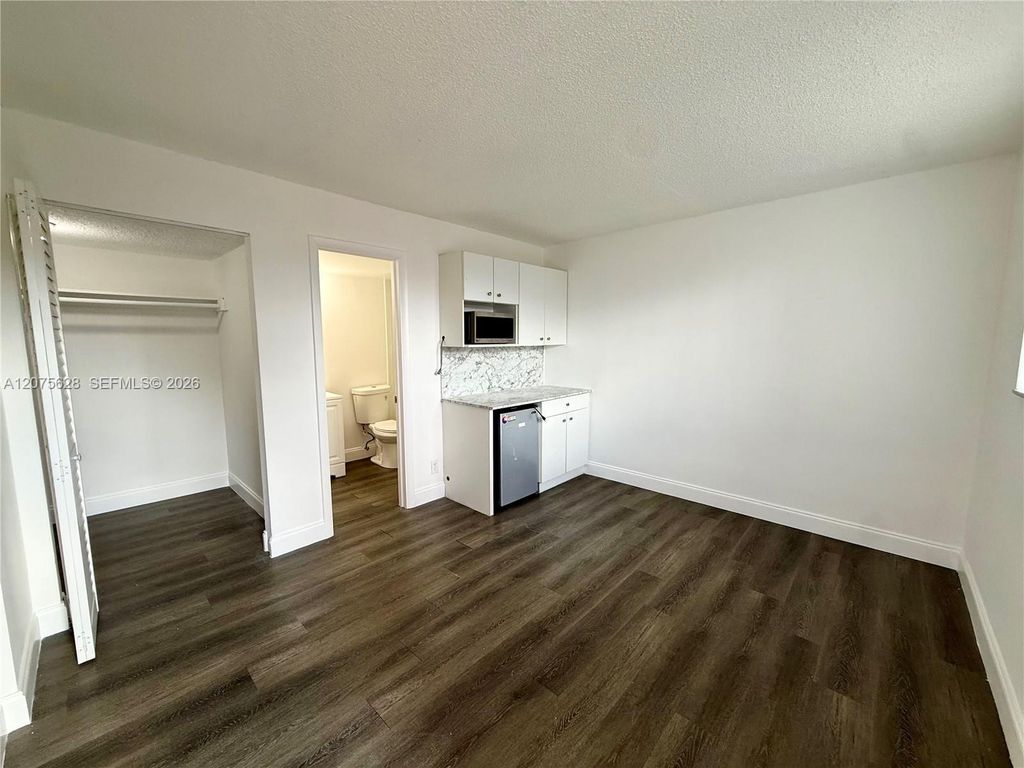 2520 N Andrews Avenue 303A, Wilton Manors, FL 33311